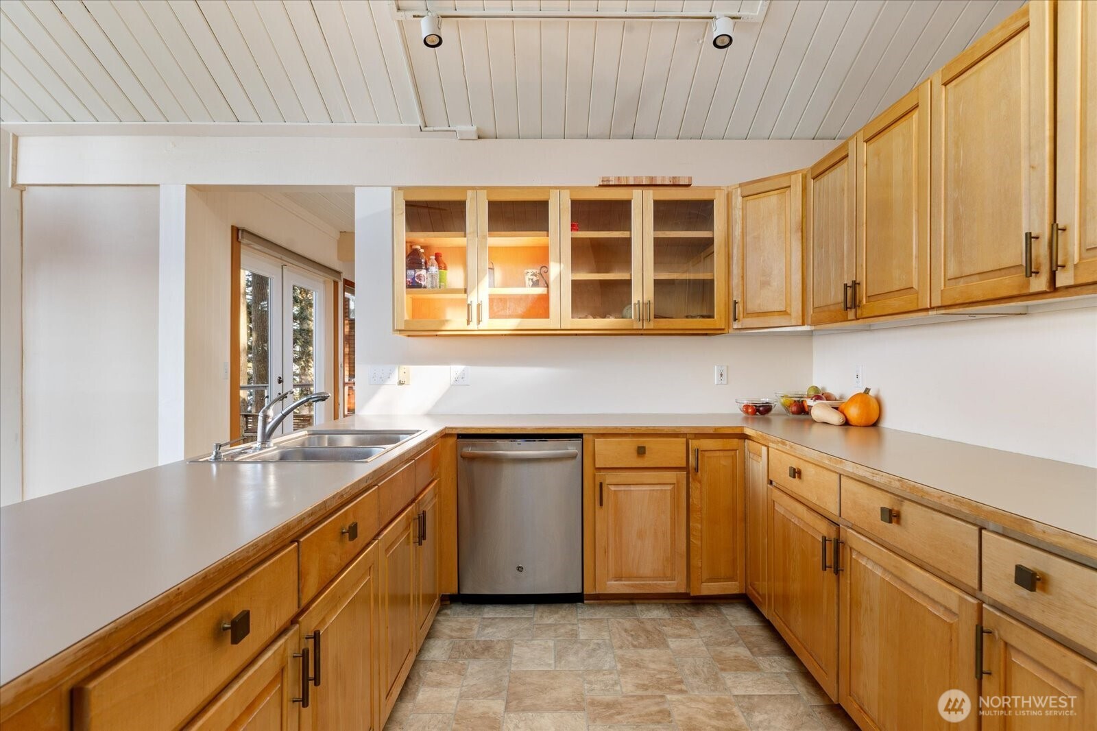 3155 Fox Spit Road , Langley, WA 98260