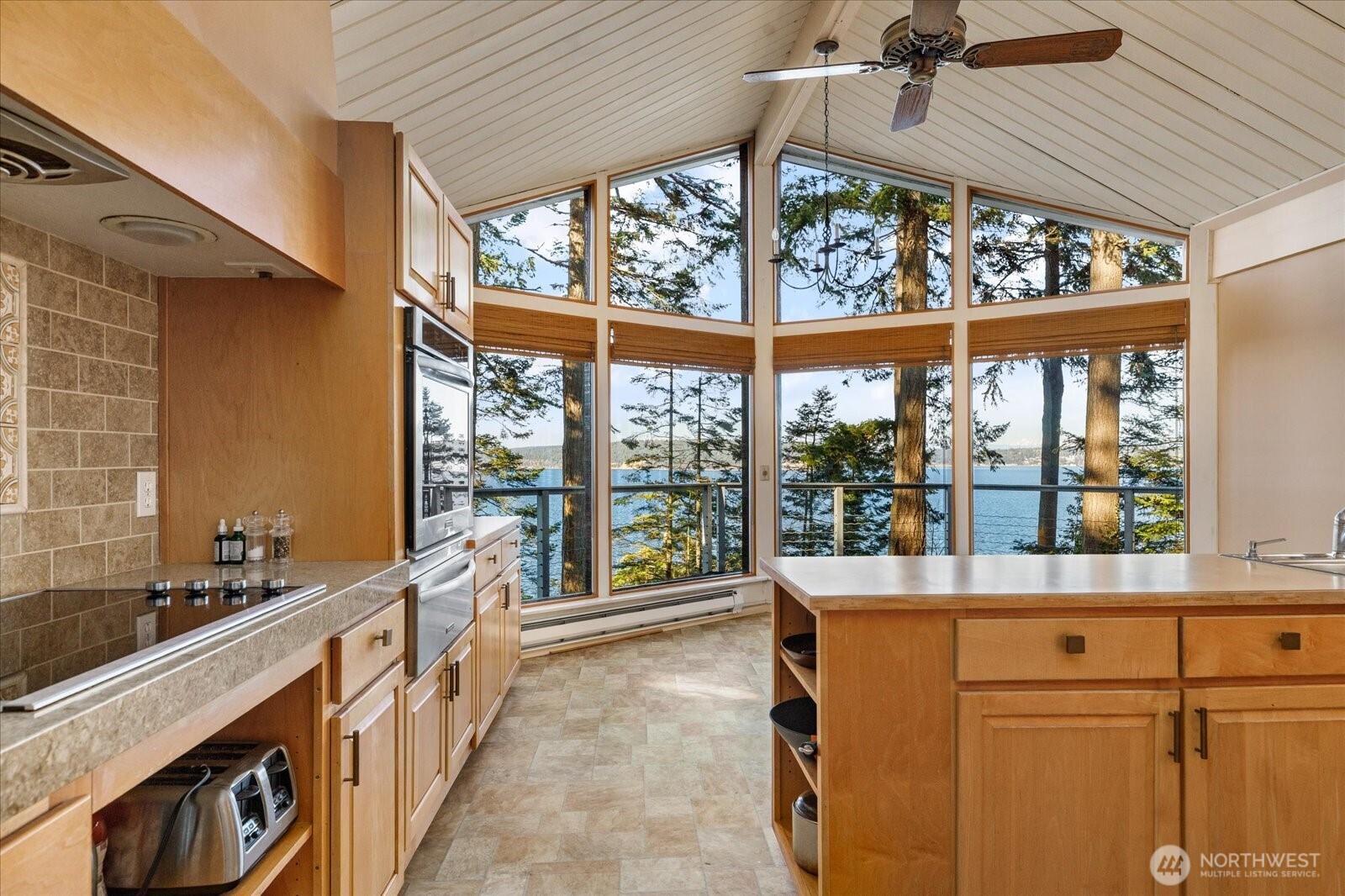 3155 Fox Spit Road , Langley, WA 98260