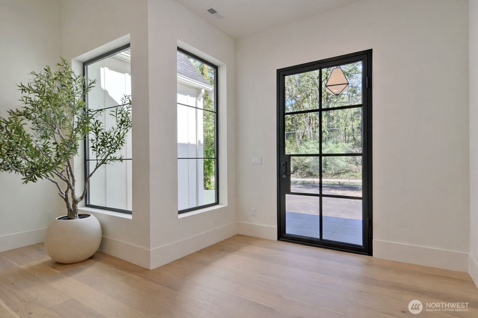 275 Island Boulevard , Fox Island, WA 98333