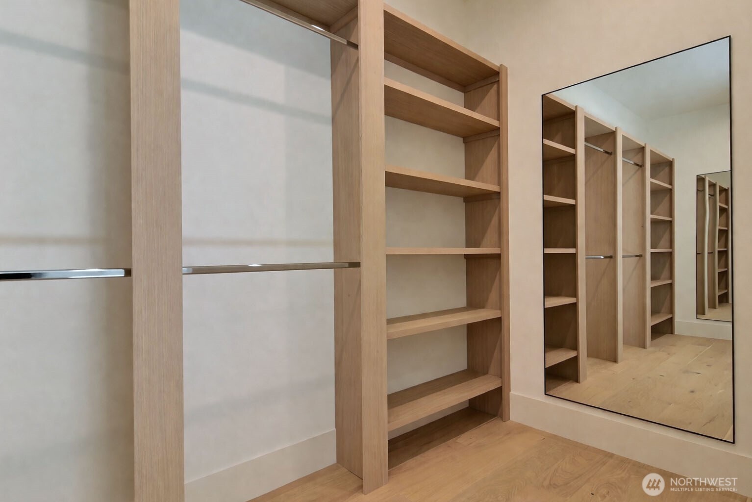 275 Island Boulevard , Fox Island, WA 98333