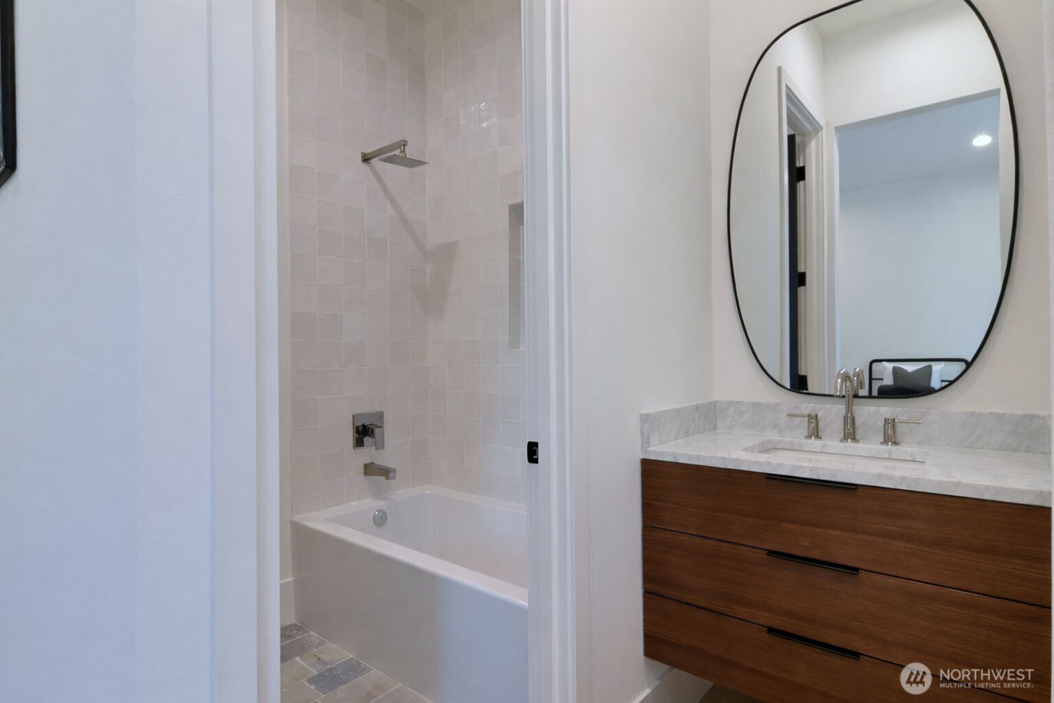 275 Island Boulevard , Fox Island, WA 98333