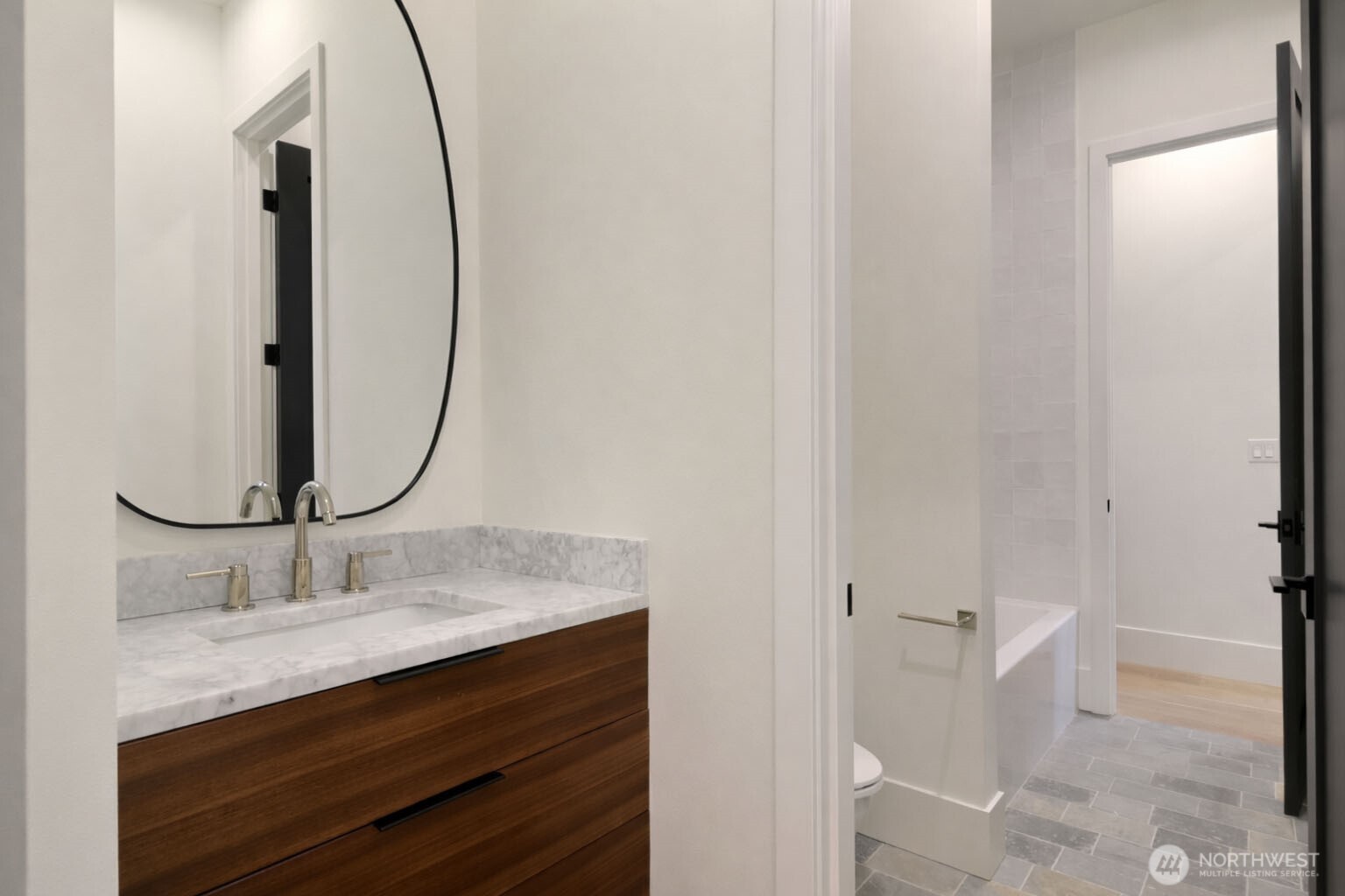 275 Island Boulevard , Fox Island, WA 98333