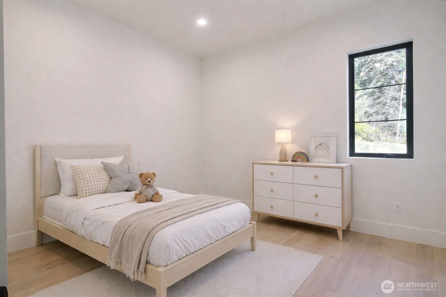 275 Island Boulevard , Fox Island, WA 98333