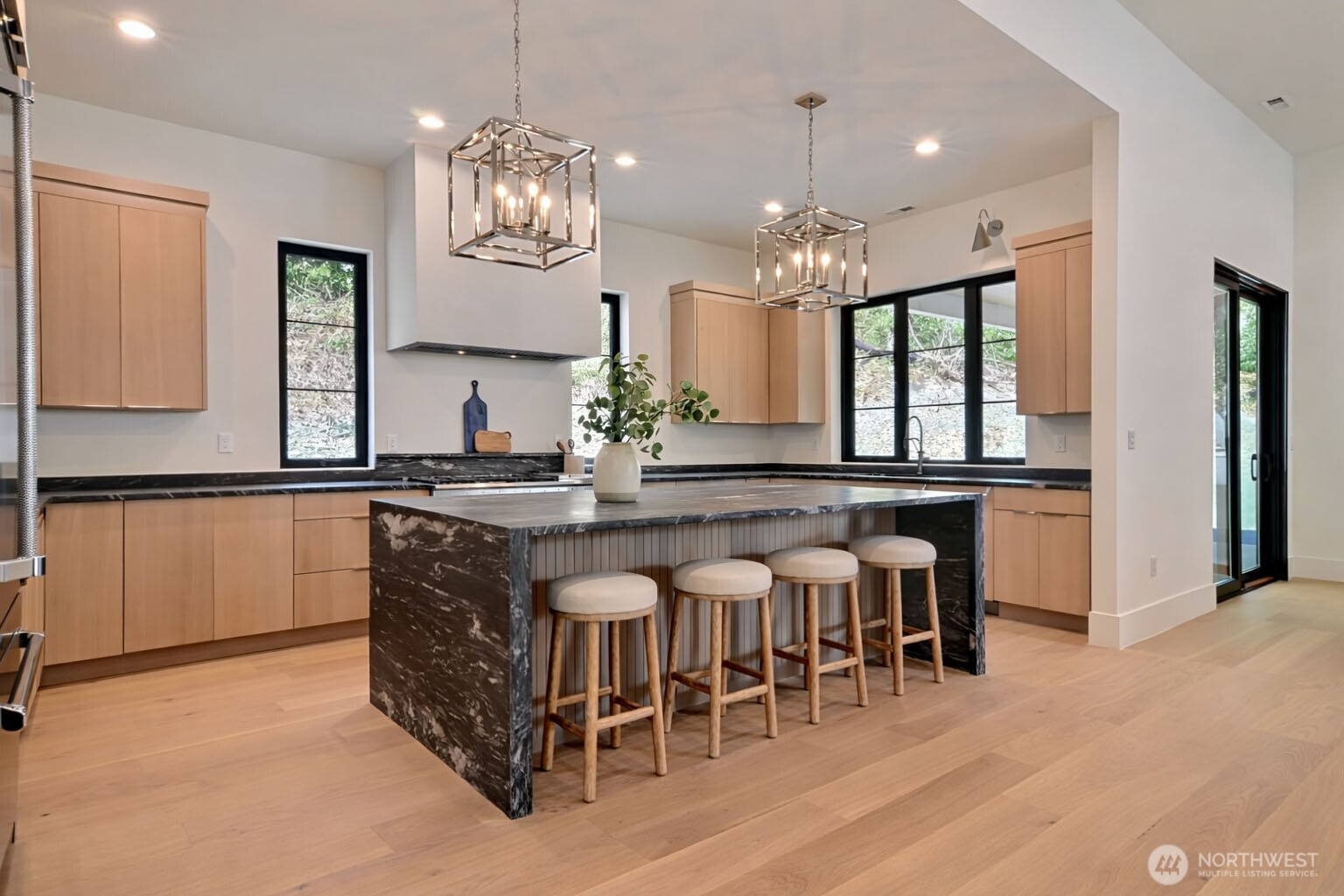 275 Island Boulevard , Fox Island, WA 98333