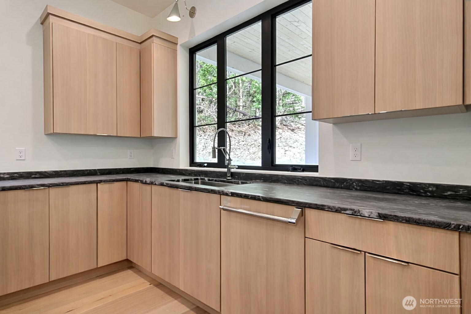 275 Island Boulevard , Fox Island, WA 98333