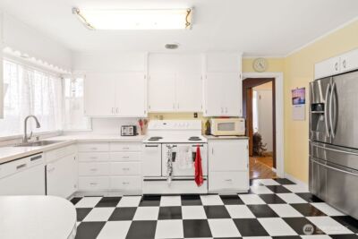 704 Essex Avenue , Aberdeen, WA 98520 - Photo 11