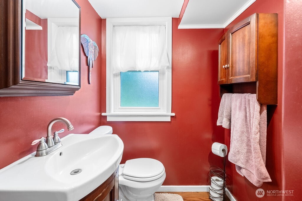 704 Essex Avenue , Aberdeen, WA 98520