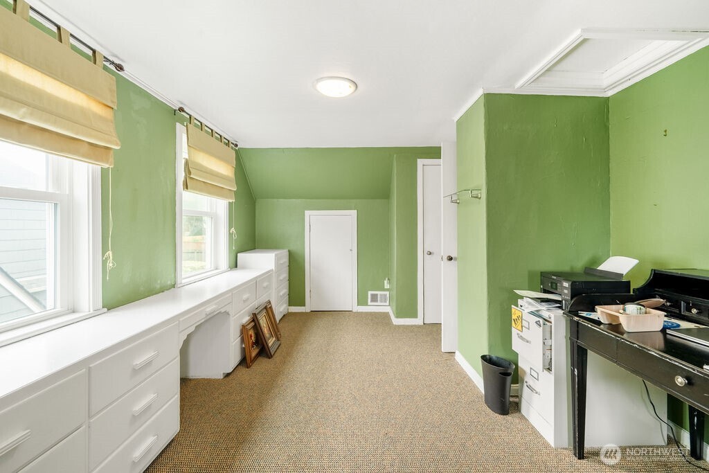 704 Essex Avenue , Aberdeen, WA 98520