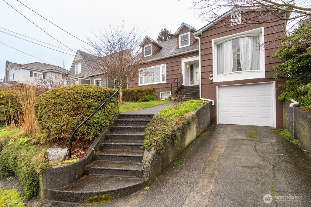 704 Essex Avenue , Aberdeen, WA 98520