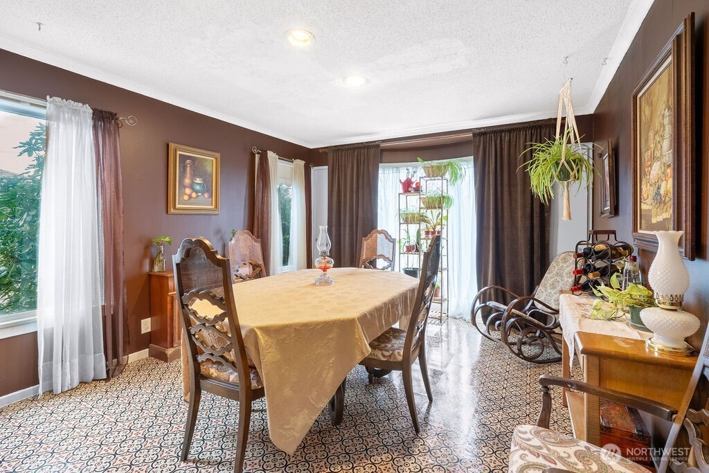 704 Essex Avenue , Aberdeen, WA 98520