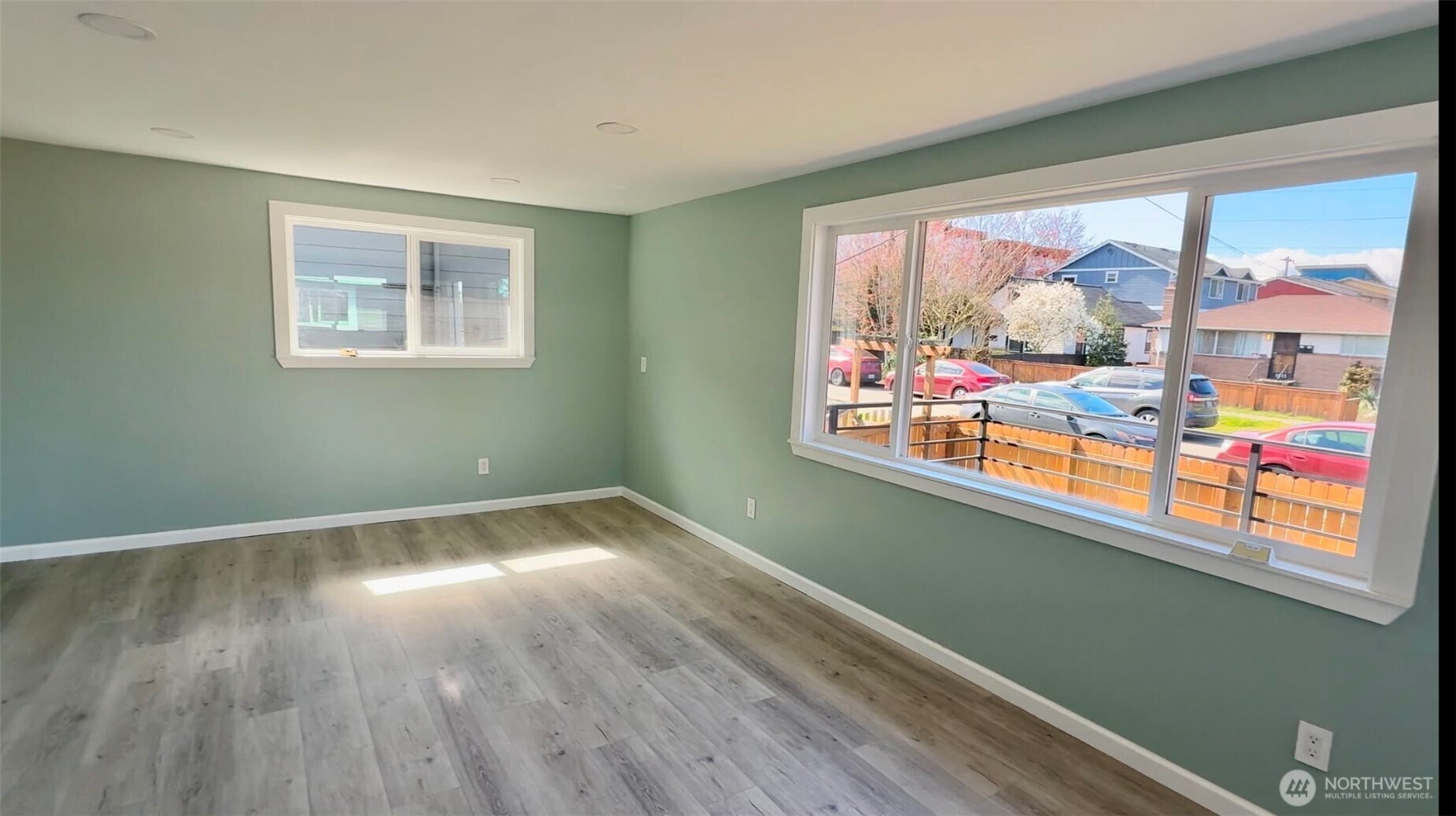 9040 17th Avenue SW, Seattle, WA 98106