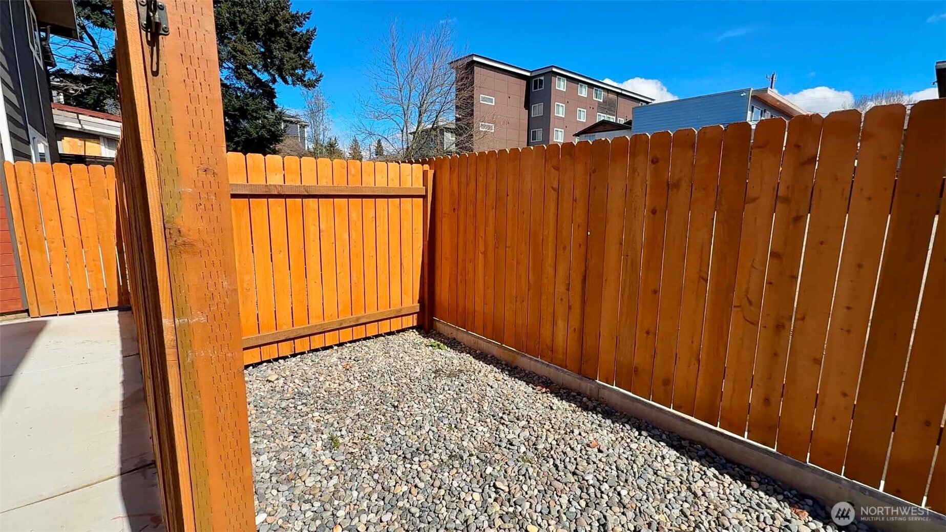 9040 17th Avenue SW, Seattle, WA 98106