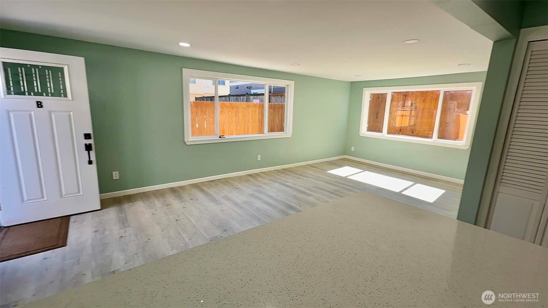 9040 17th Avenue SW, Seattle, WA 98106