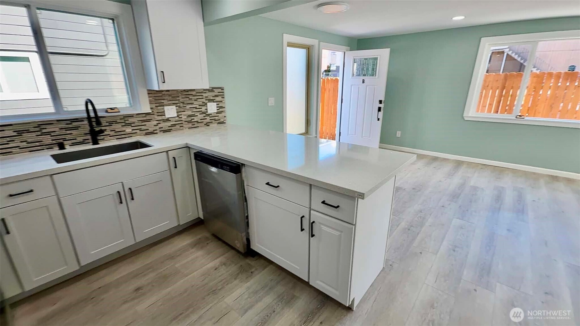 9040 17th Avenue SW, Seattle, WA 98106