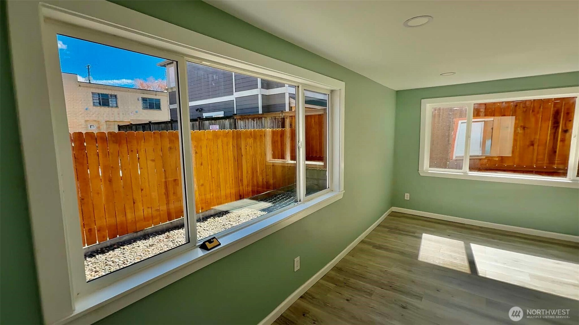 9040 17th Avenue SW, Seattle, WA 98106