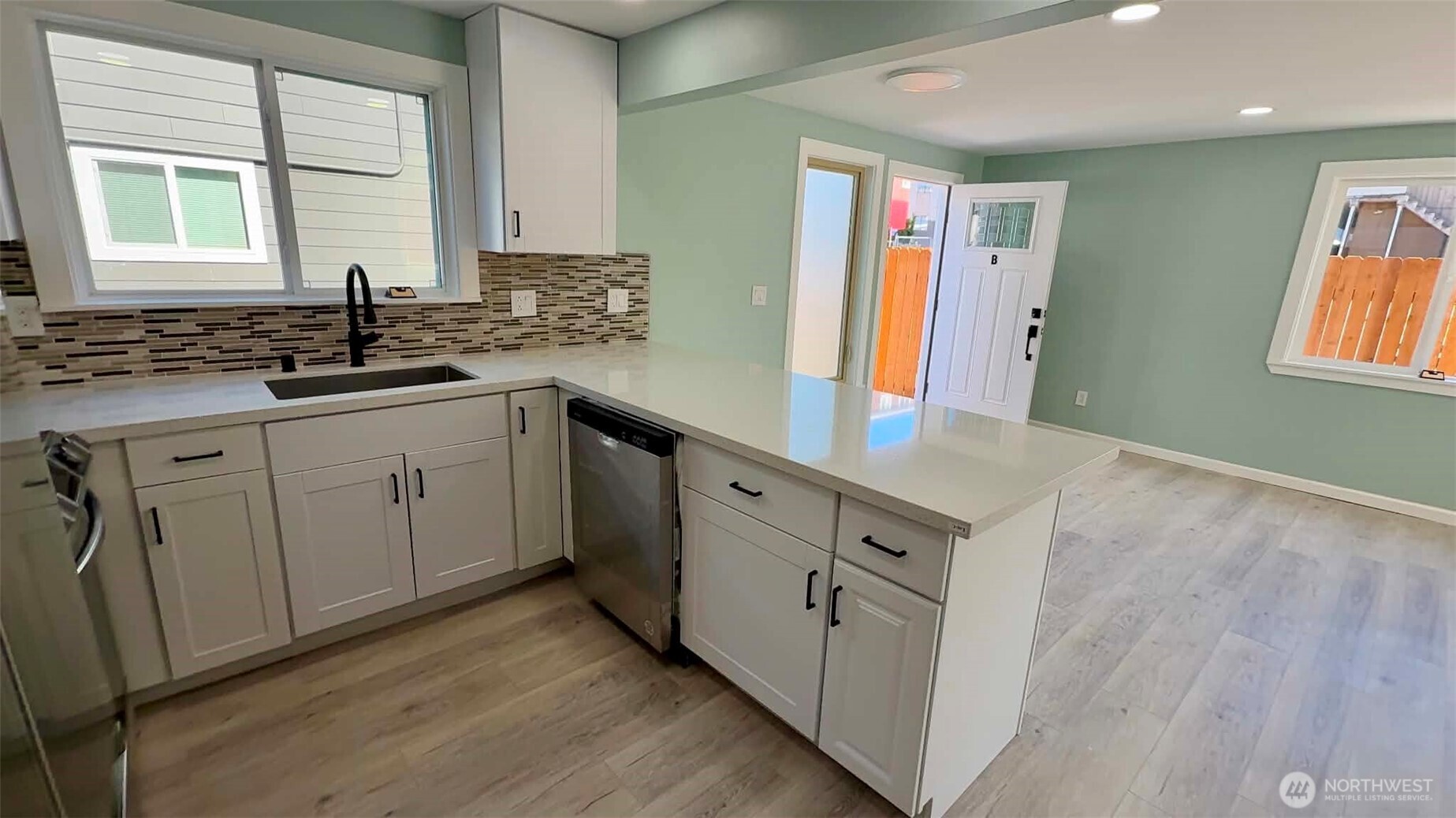 9040 17th Avenue SW, Seattle, WA 98106