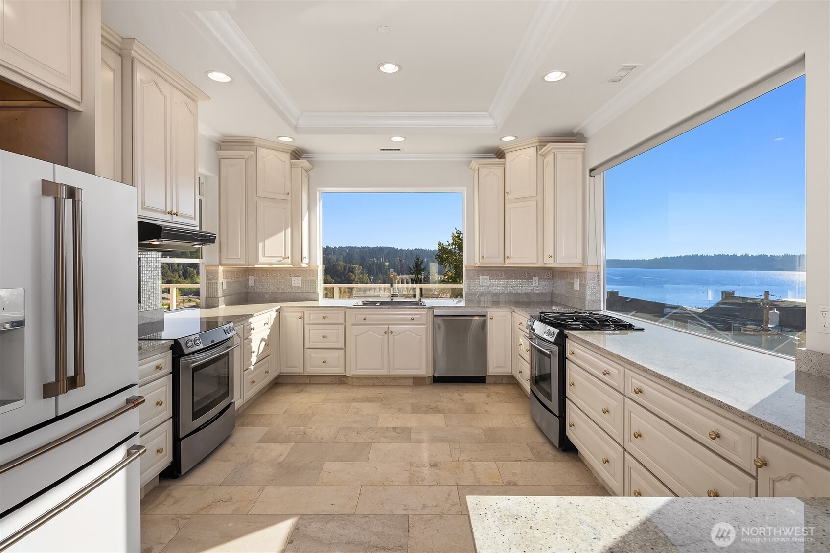 6404 NE 181st Street #A&B, Kenmore, WA 98028