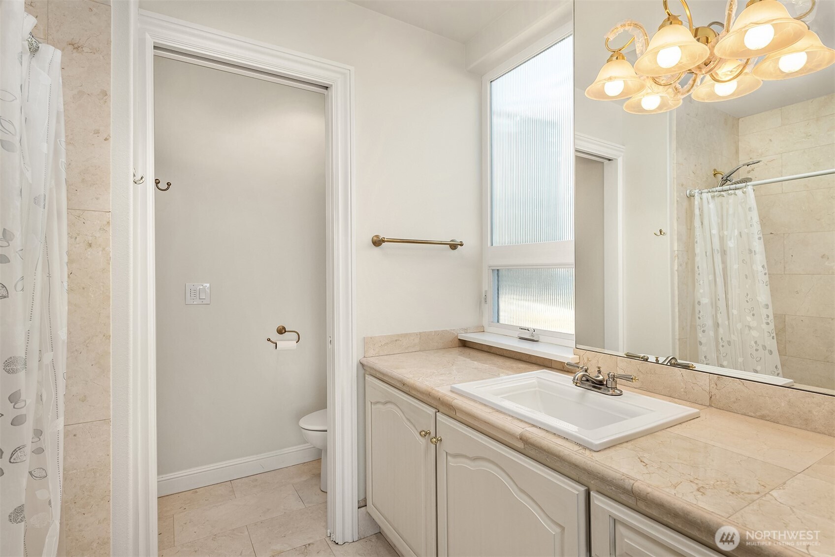6404 NE 181st Street #A&B, Kenmore, WA 98028