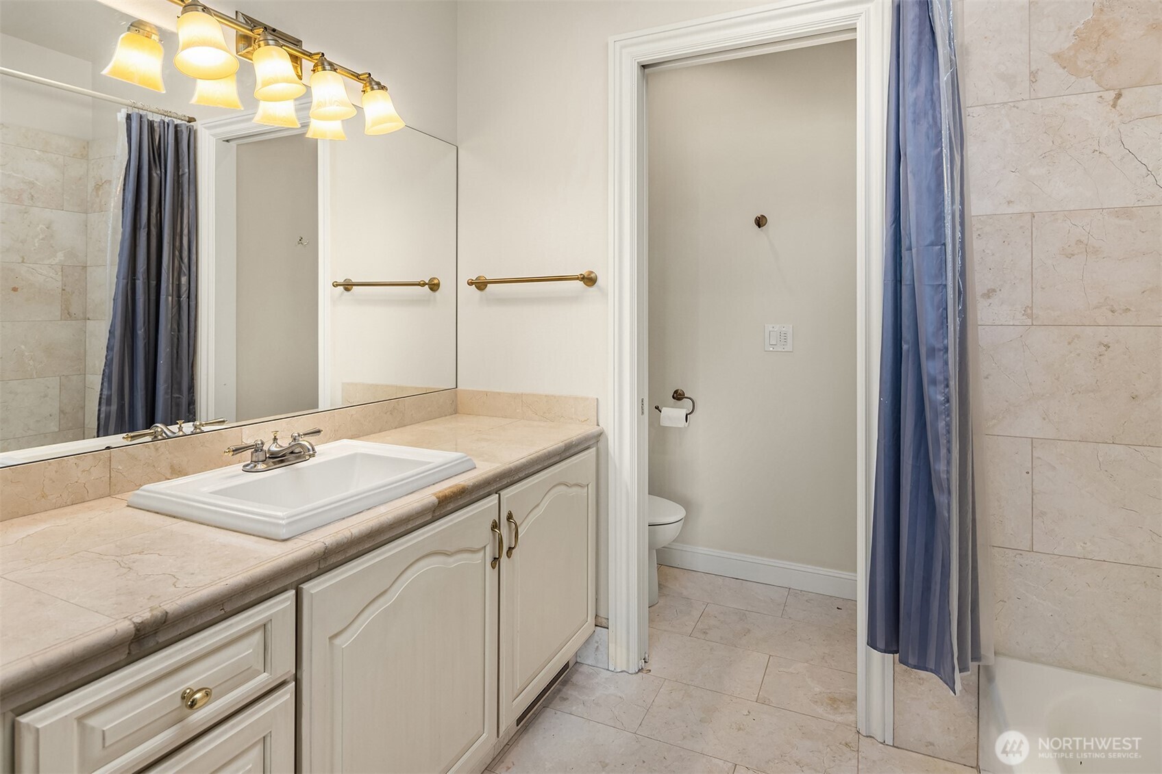 6404 NE 181st Street #A&B, Kenmore, WA 98028