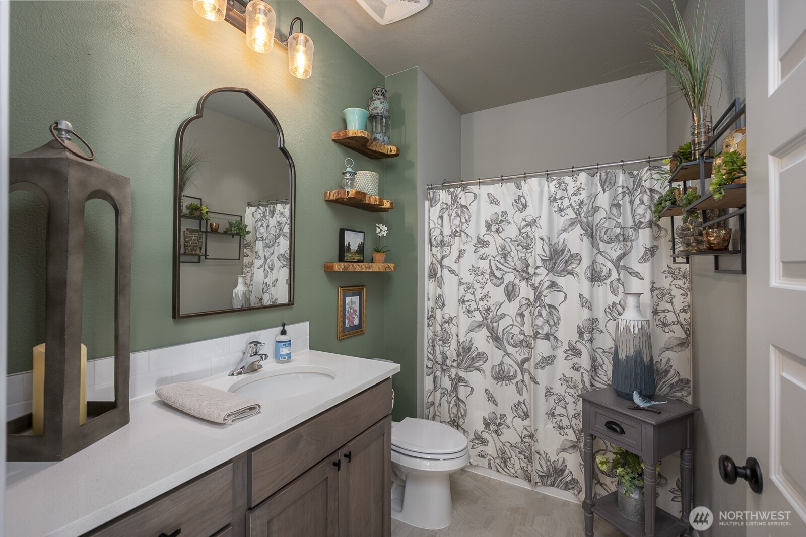 4750 W Hawk , Moses Lake, WA 98837