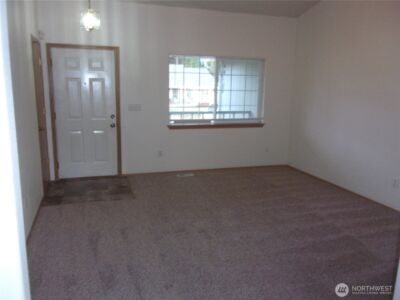 1128 123rd Street Ct E, Tacoma, WA 98445 - Photo 2