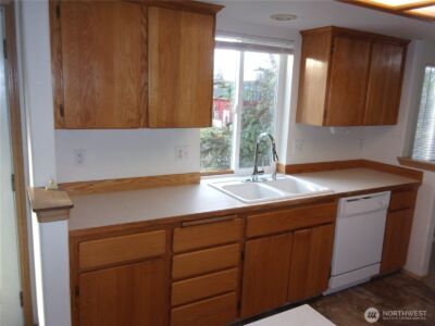 1128 123rd Street Ct E, Tacoma, WA 98445 - Photo 6