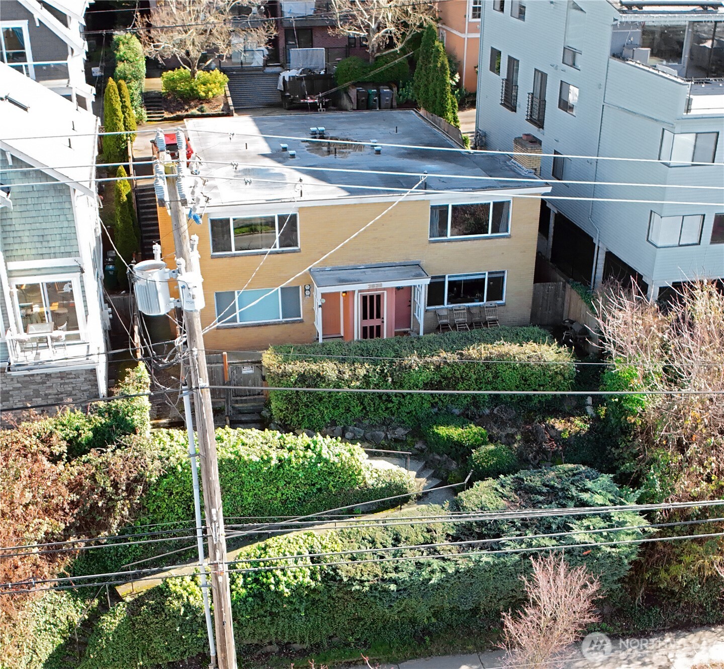 2020 Eastlake Avenue E, Seattle, WA 98102-3580