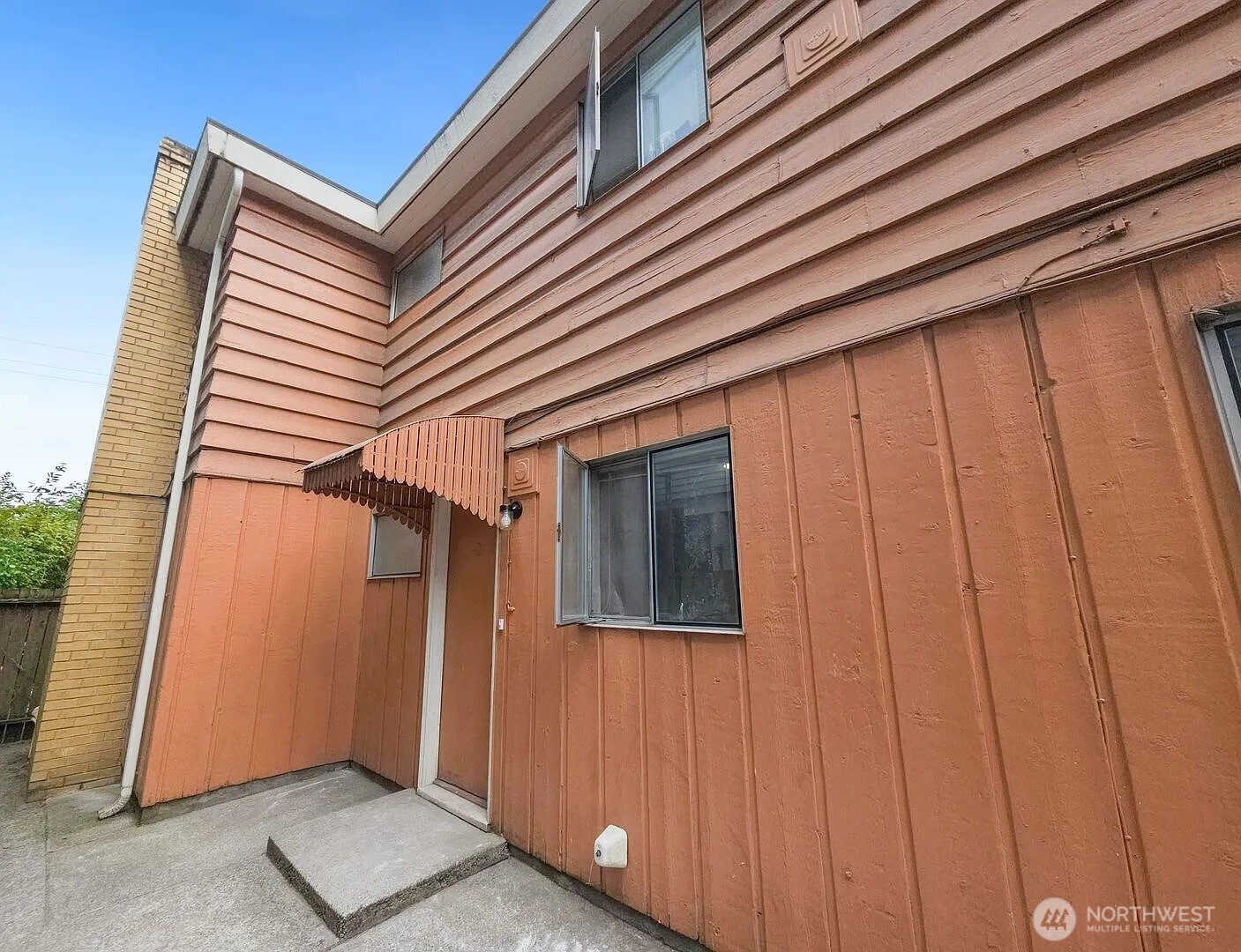 2020 Eastlake Avenue E, Seattle, WA 98102-3580