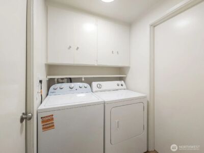 2020 Eastlake Avenue E, Seattle, WA 98102-3580 - Photo 17