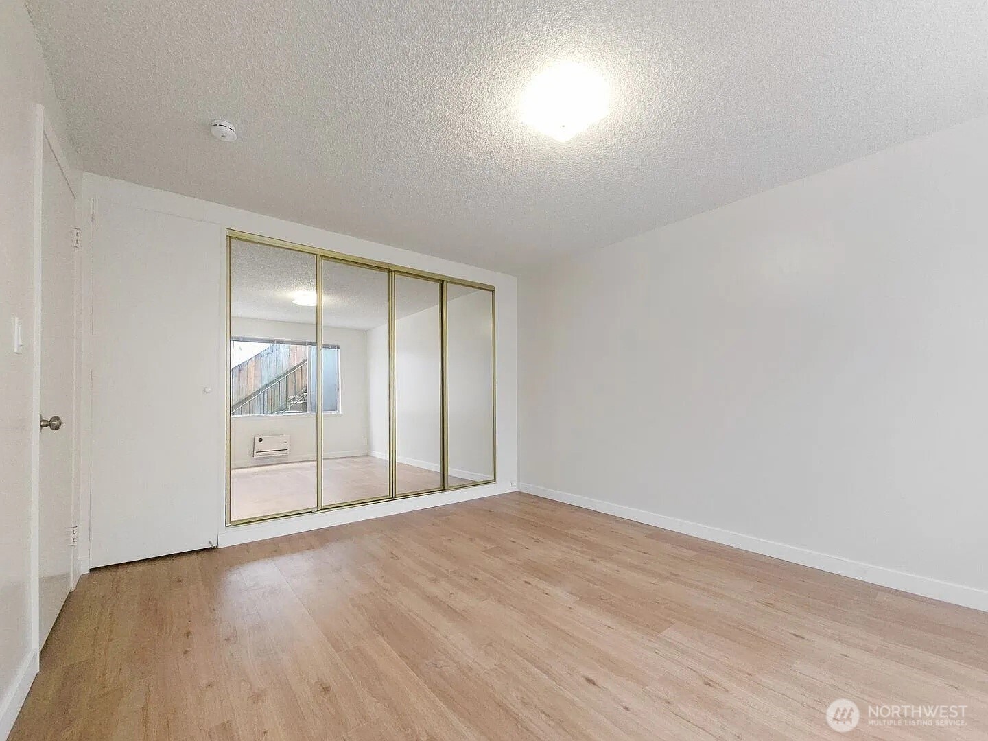 2020 Eastlake Avenue E, Seattle, WA 98102-3580