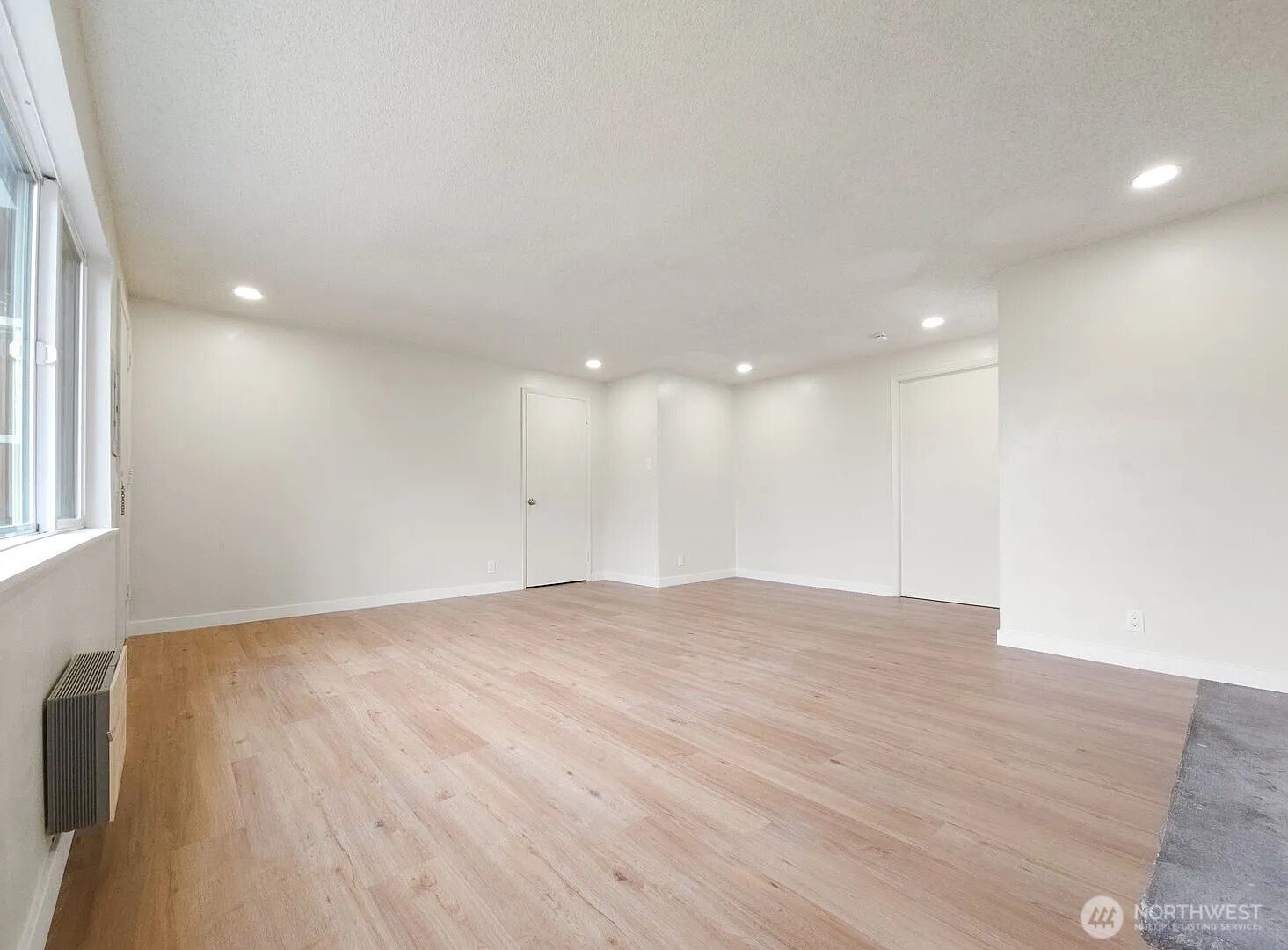 2020 Eastlake Avenue E, Seattle, WA 98102-3580