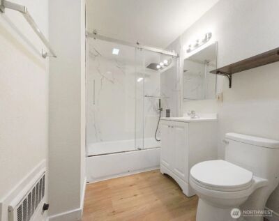 2020 Eastlake Avenue E, Seattle, WA 98102-3580 - Photo 21