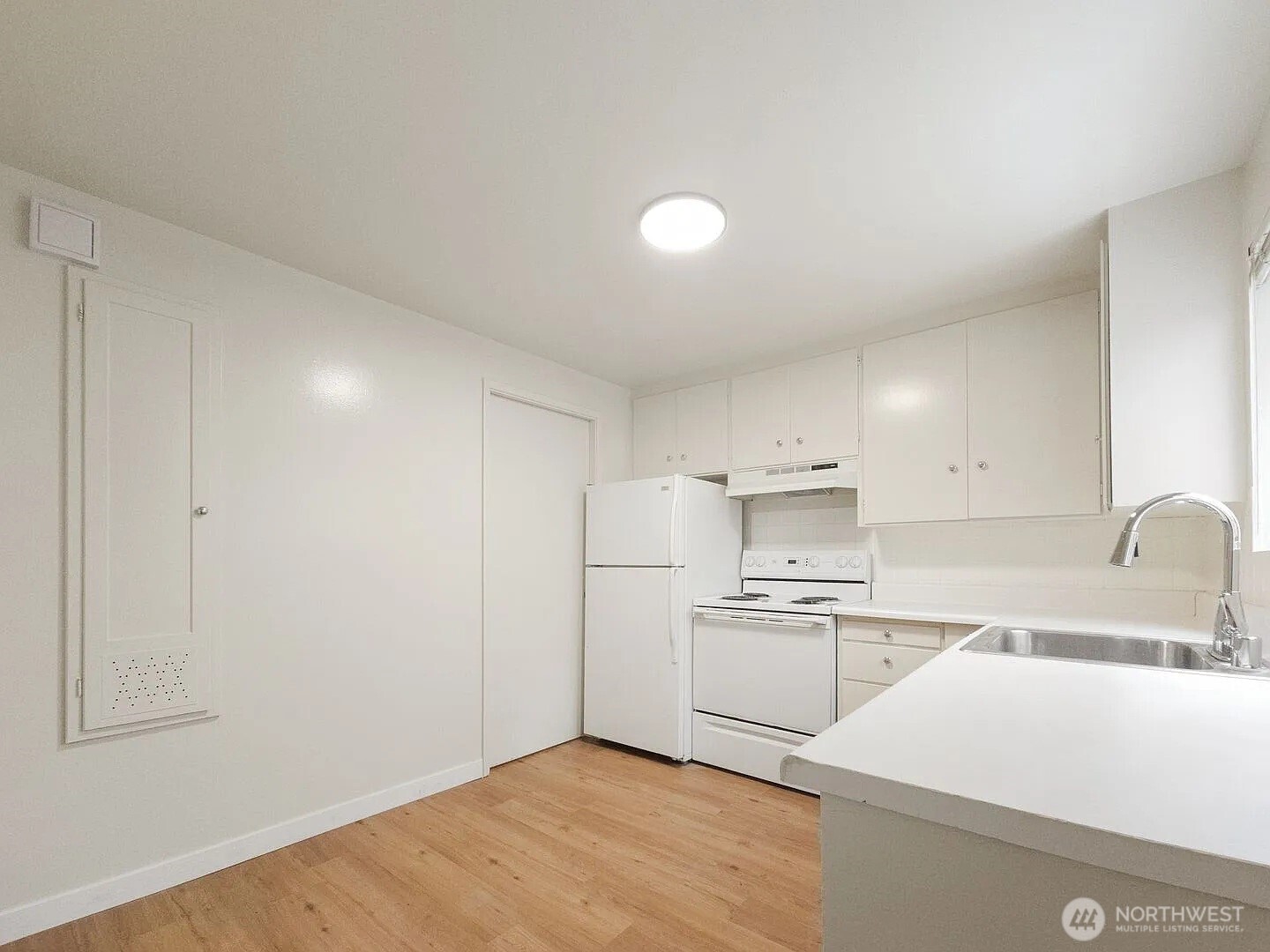 2020 Eastlake Avenue E, Seattle, WA 98102-3580