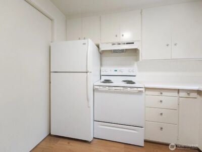 2020 Eastlake Avenue E, Seattle, WA 98102-3580 - Photo 26