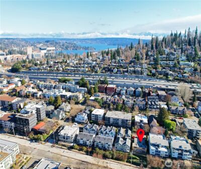 2020 Eastlake Avenue E, Seattle, WA 98102-3580 - Photo 8