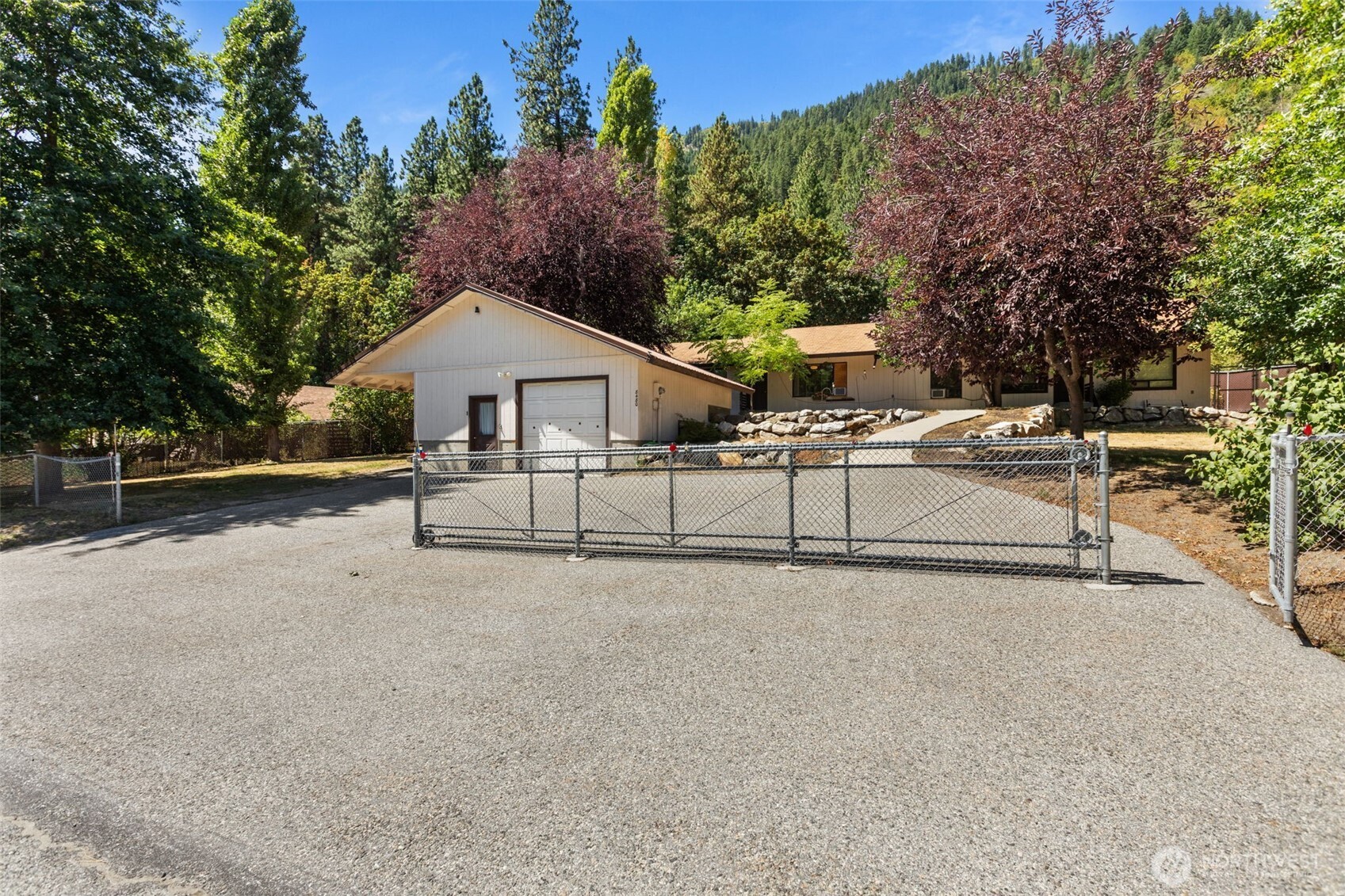8480 Icicle Road , Leavenworth, WA 98826