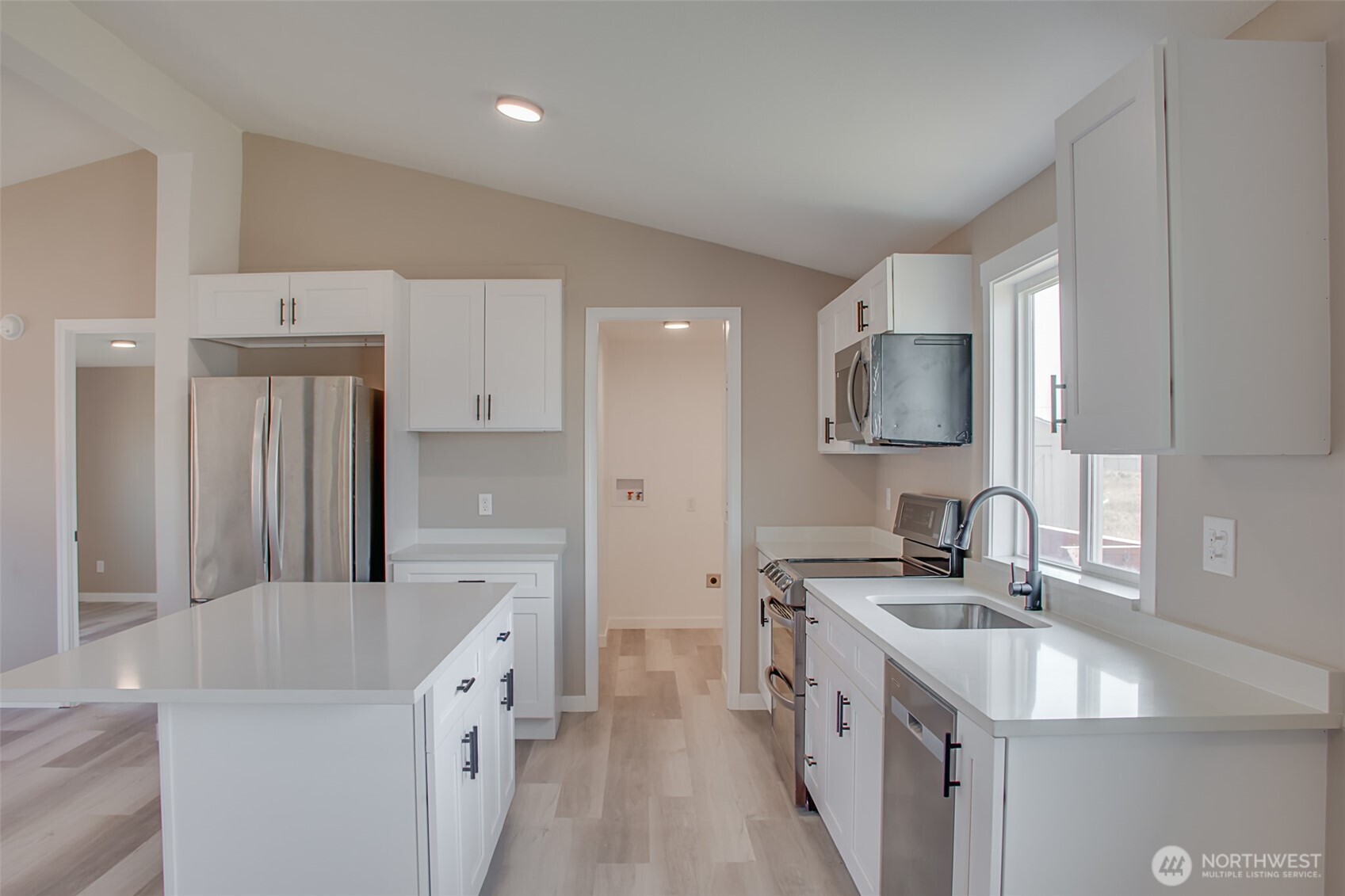 4000 Longview Street NE #96, Moses Lake, WA 98837