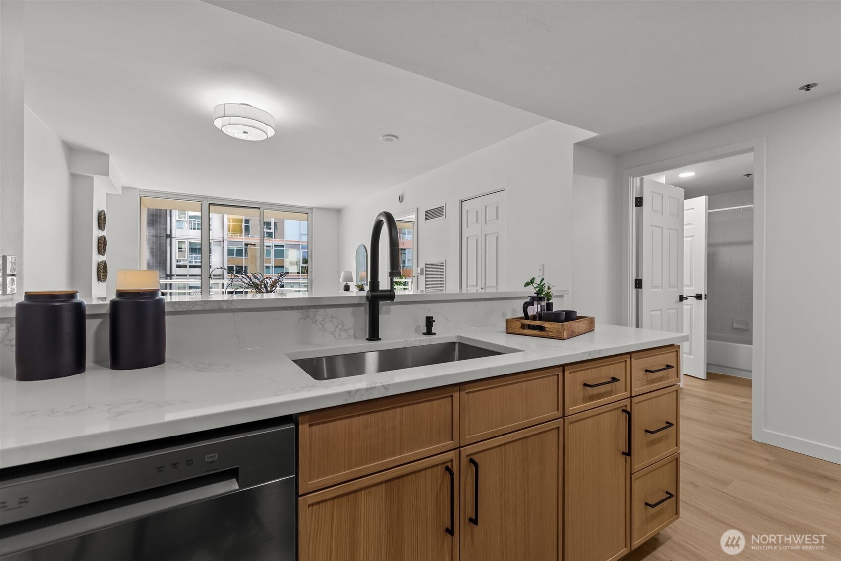 2600 2nd Avenue #504, Seattle, WA 98121