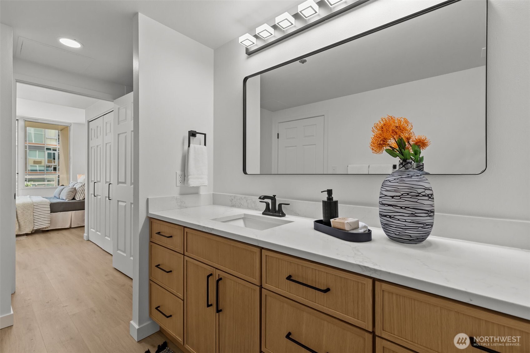 2600 2nd Avenue #504, Seattle, WA 98121