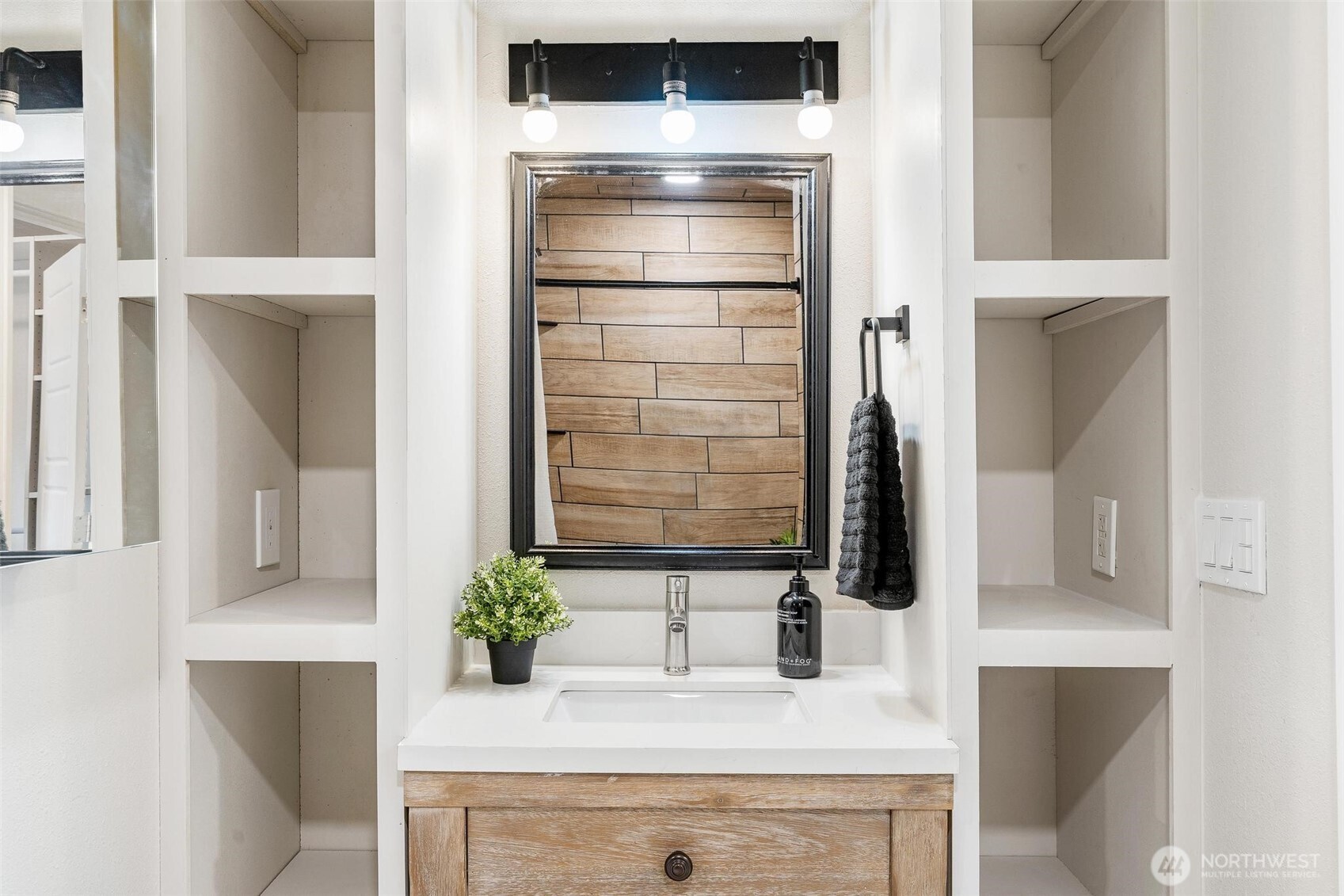 1426 S 41st Street , Tacoma, WA 98418-2512