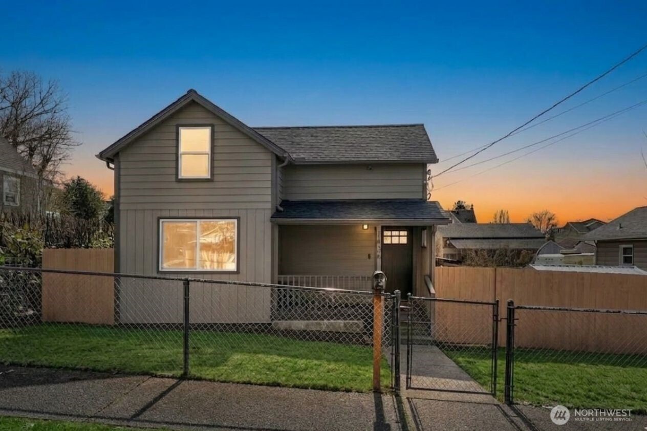 1426 S 41st Street , Tacoma, WA 98418-2512