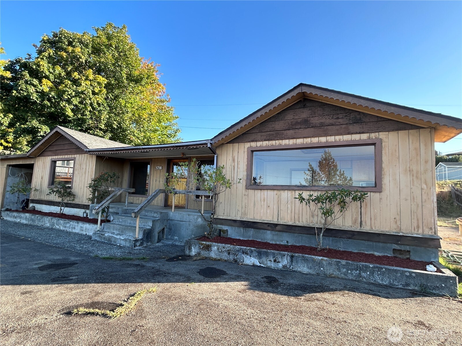 1716 E Third Street , Port Angeles, WA 98362