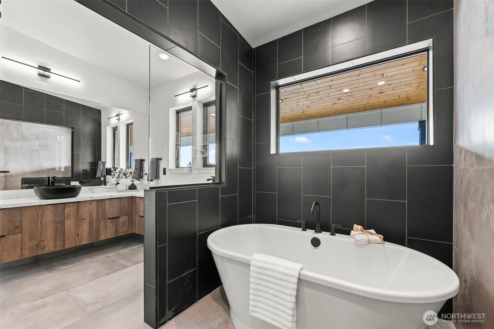 1116 N Jackson Avenue , Tacoma, WA 98406