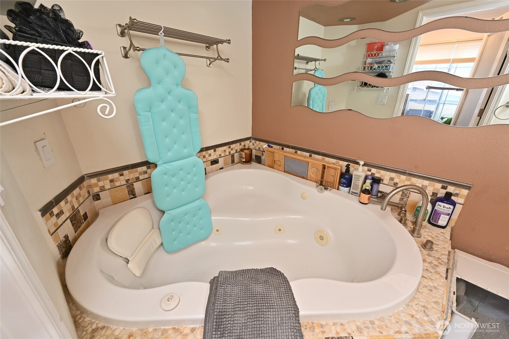 6539 40th Avenue NE, Seattle, WA 98115