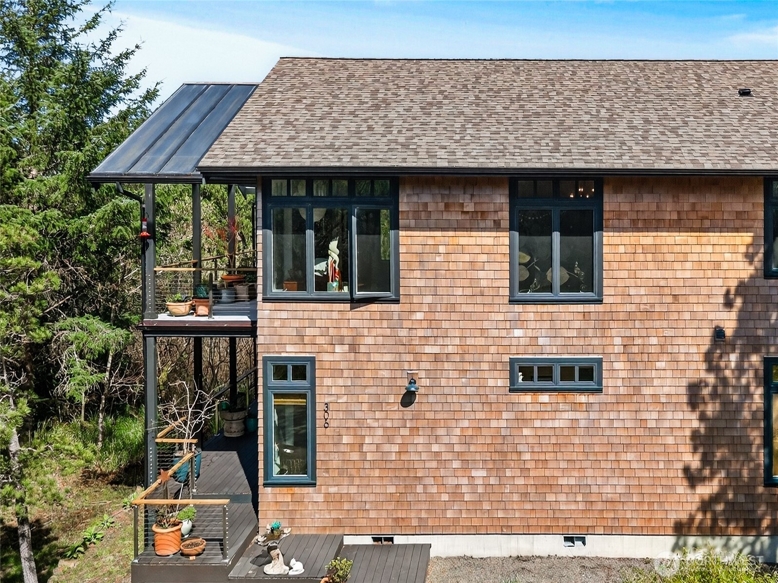 306 6th Street NW, Long Beach, WA 98631