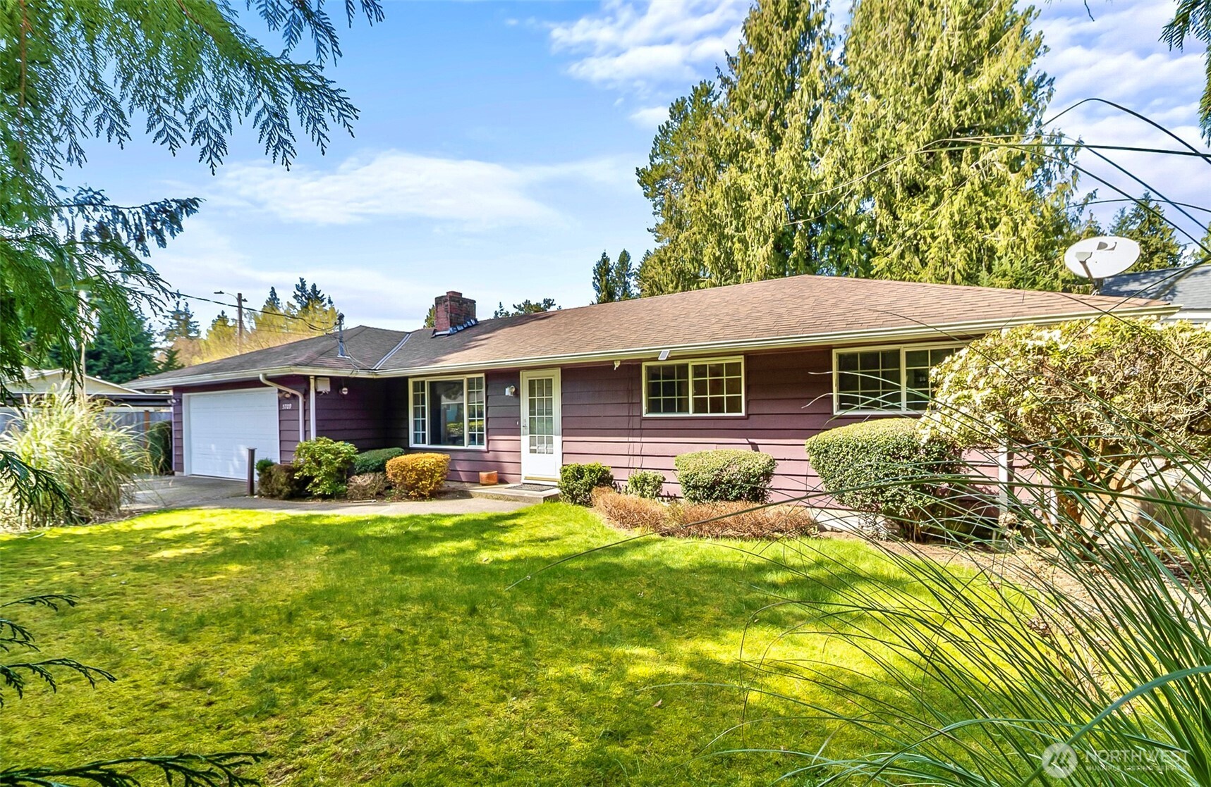 5709 Grove Street , Marysville, WA 98270-3967