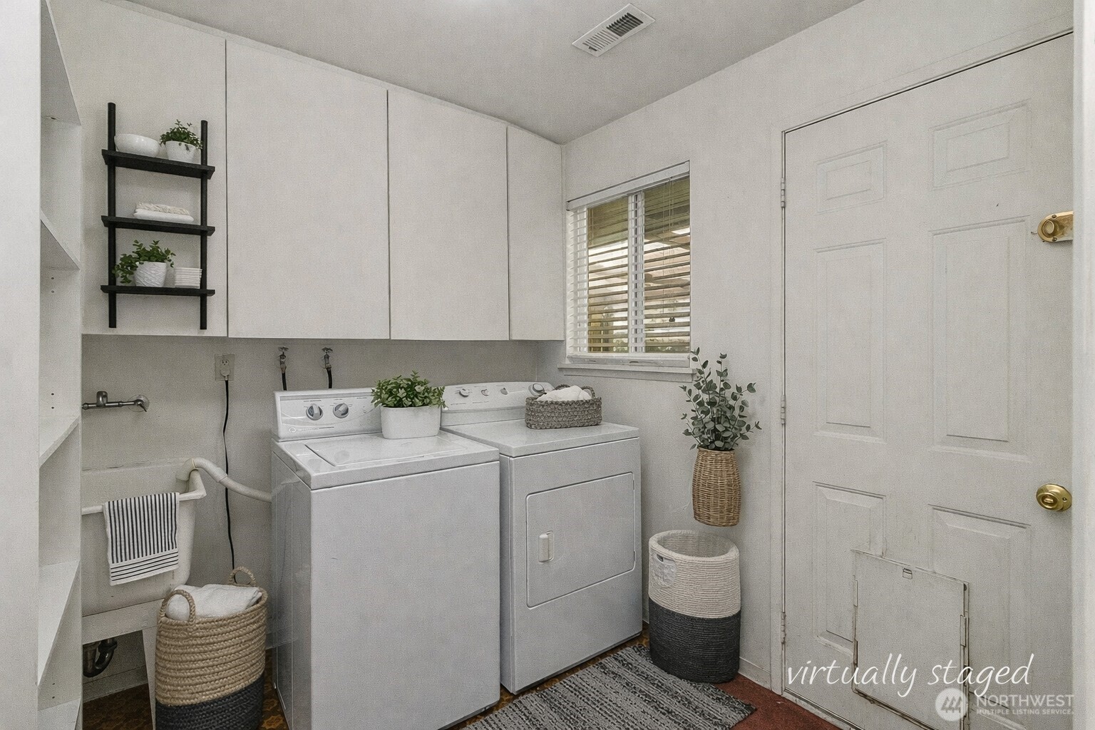 5709 Grove Street , Marysville, WA 98270-3967