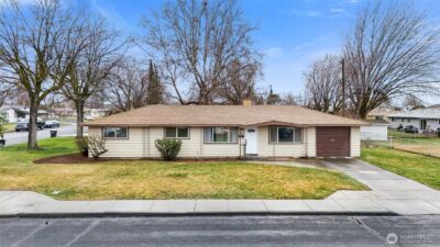 437 Sharon Avenue E, Moses Lake, WA 98837