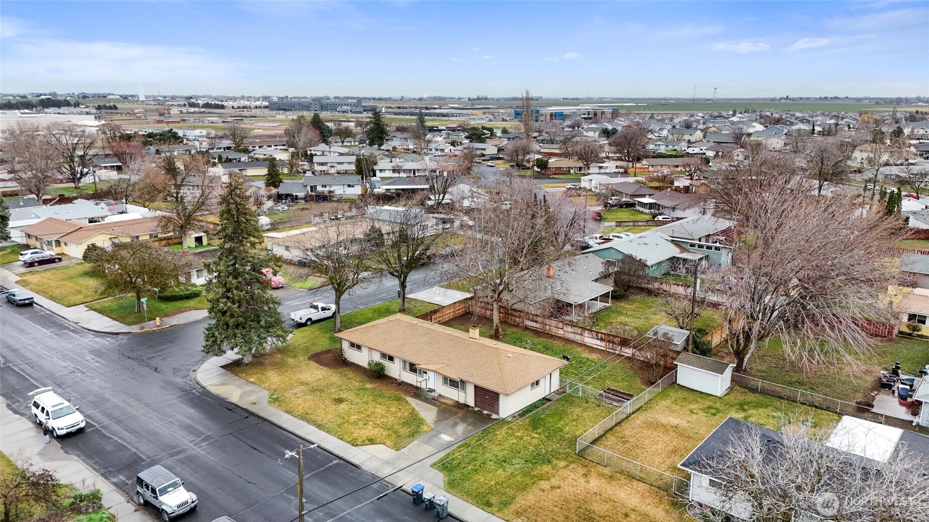 437 Sharon Avenue E, Moses Lake, WA 98837