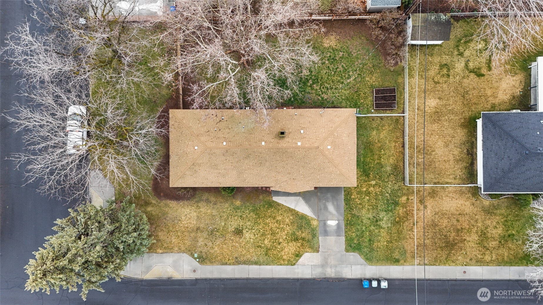 437 Sharon Avenue E, Moses Lake, WA 98837